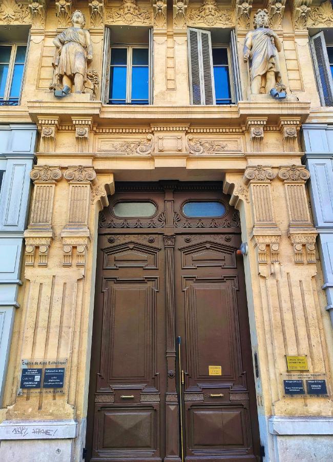Appartemment Rue De La Republique, Joli Et Moderne Au Coeur Du Centre Marseille Bagian luar foto