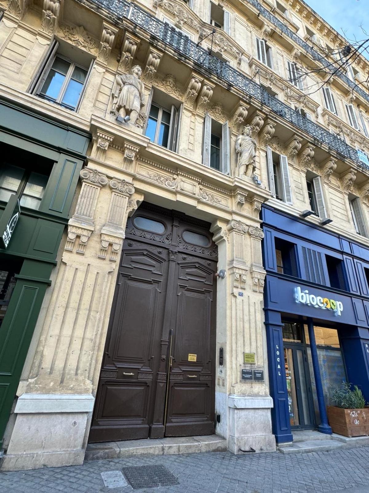 Appartemment Rue De La Republique, Joli Et Moderne Au Coeur Du Centre Marseille Bagian luar foto